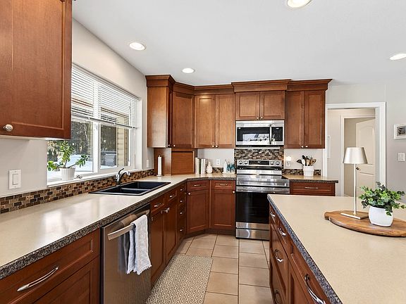 5th image of 370 Wyndhaven Pl