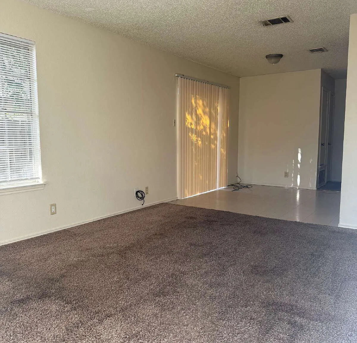 3 bed, 2.0 bath, 950 sqft, $1,545 — Photo 1