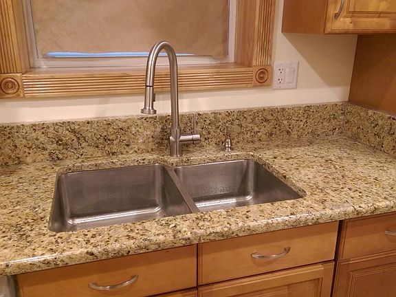 Undermount dual kitchen sinks