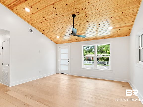 4th image of 502 Horton Ln