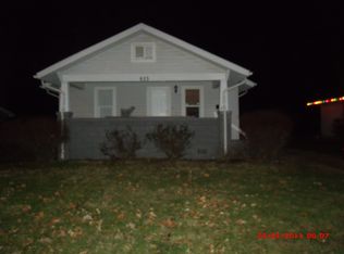 823 19th St #1, Charleston, IL 61920