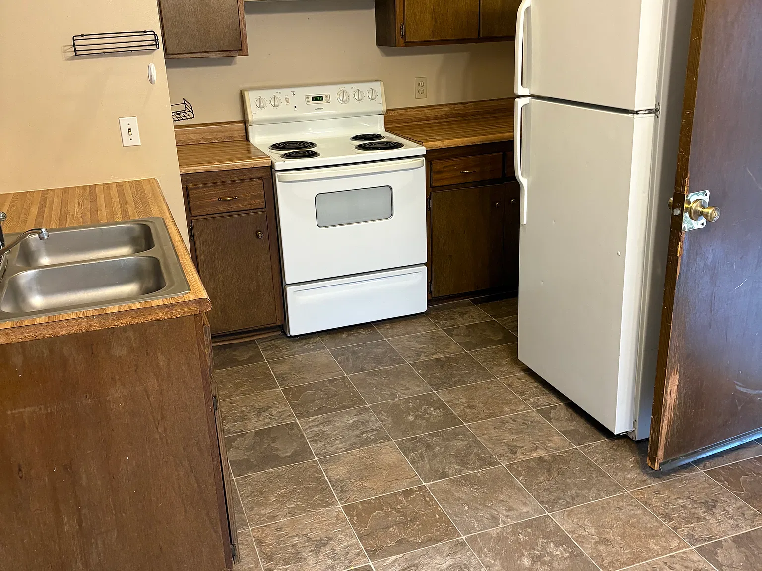 2 bed, 1580 sqft, $725 — Photo 2