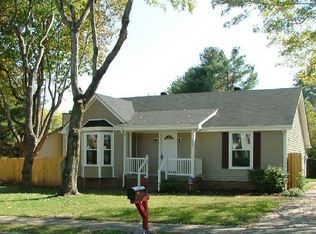 105 Cunningham Pl, Clarksville, TN 37042