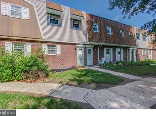 628 Village Ln, Pottstown, PA 19464