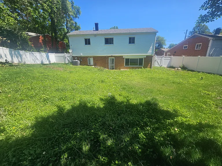 7413 Dominion Dr — Photo 32