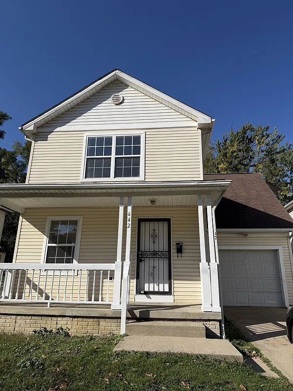 4 bed, 1.5 bath, 1440 sqft, $1,478 — Photo 1