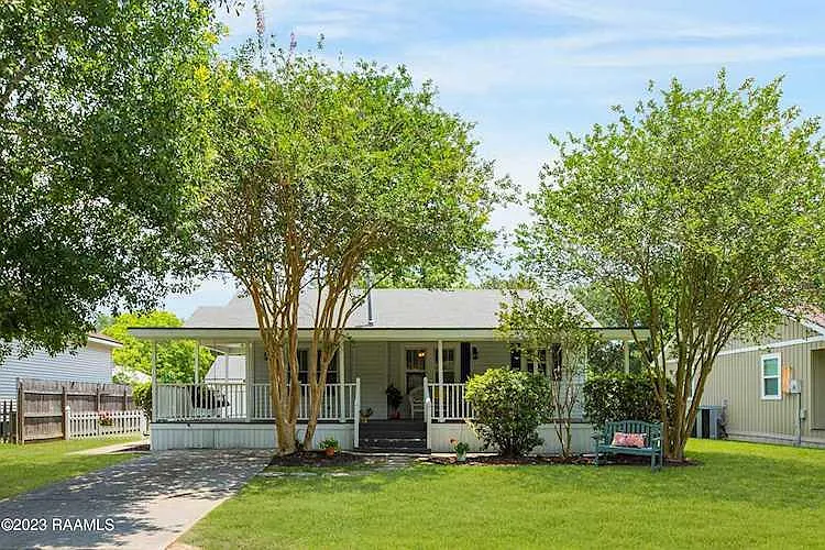 Building Photo - 105 Southfork Dr