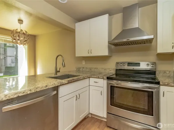 17425 119th Lane SE #D12, Renton, WA 98058