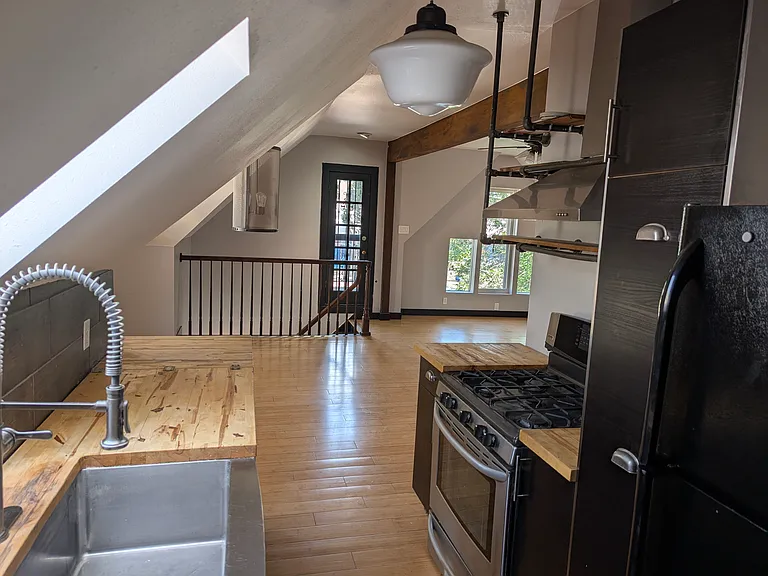 2929 Curtis St #B — Photo 29