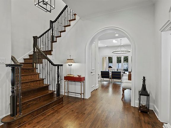 5th image of 5854 Lakehurst Ave