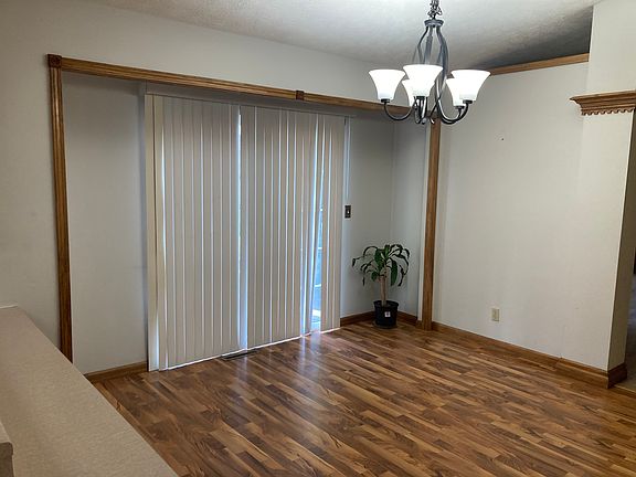 5th image of 582 W Hoewisher Rd