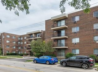9445 Kenton Ave APT 407, Skokie, IL 60076