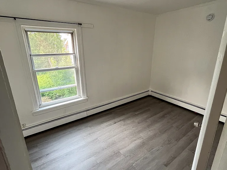 68 Howe St #3L — Photo 16
