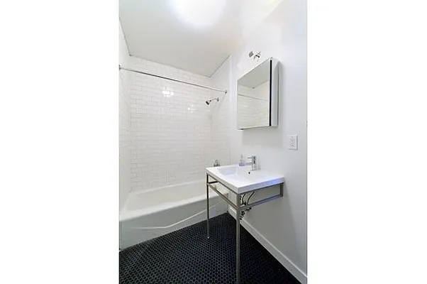 Rented by Aether Property Group | media 19