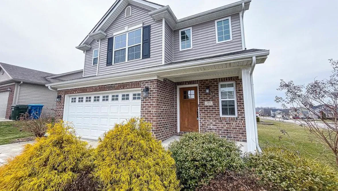 3 bed, 2.5 bath, 1715 sqft, $2,150 — Photo 2