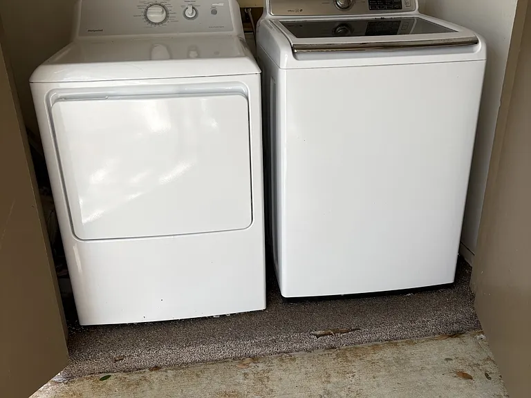 WASHER & DRYER INCLUDED IN RENT