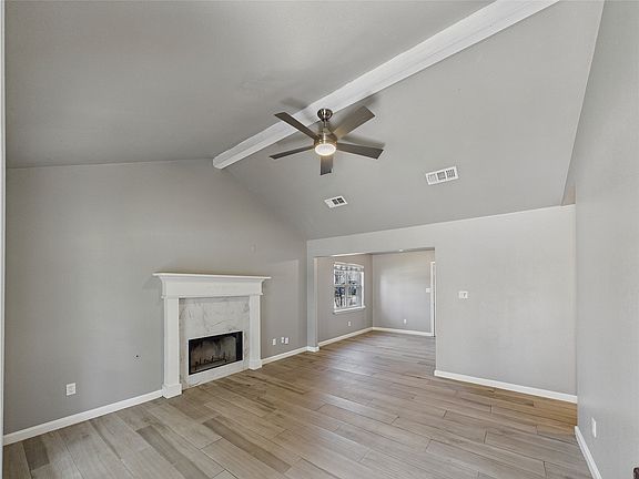 2nd image of 901 Anthony St