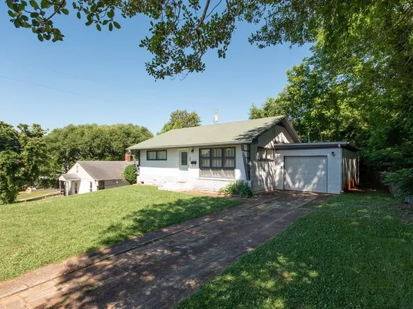 200 1st St, Franklin, NC 28734