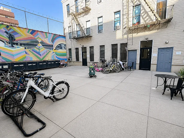 294 Harman St #2W — Photo 8