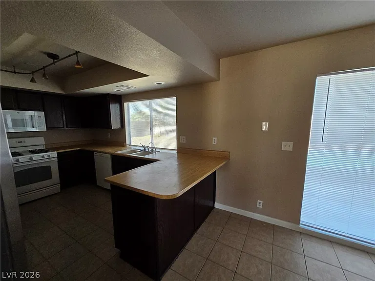 1745 Mount Hood St — Photo 15