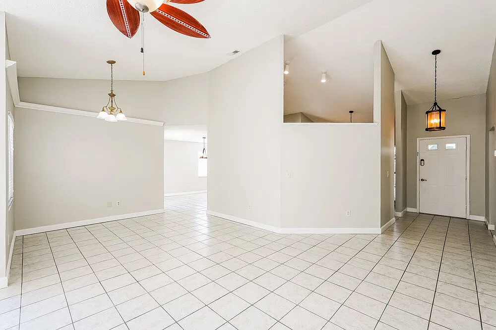 4 bed, 2.0 bath, 1787 sqft, $2,425 — Photo 4