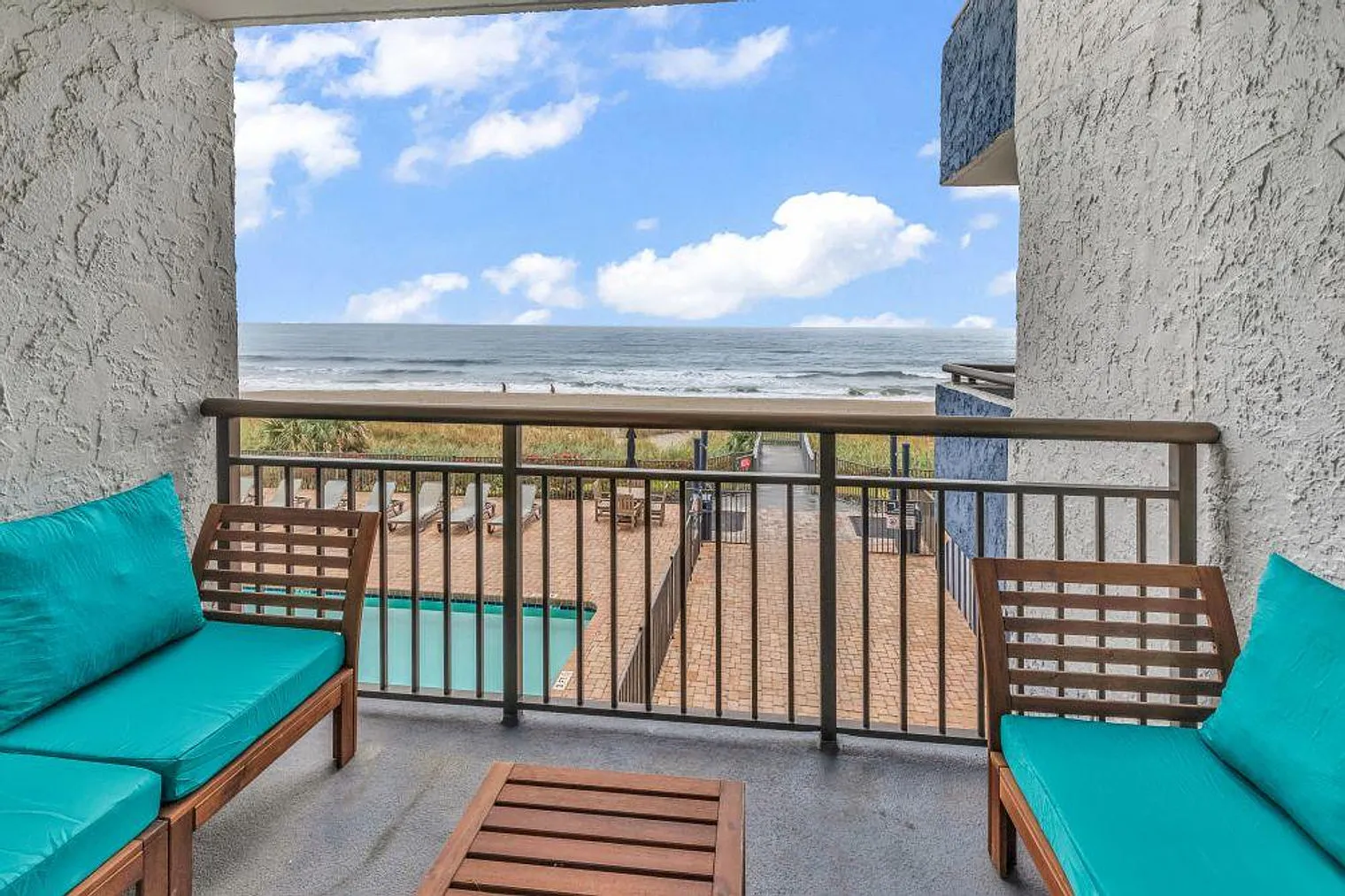 1 bed, 1.0 bath, 548 sqft, $2,340 — Photo 2