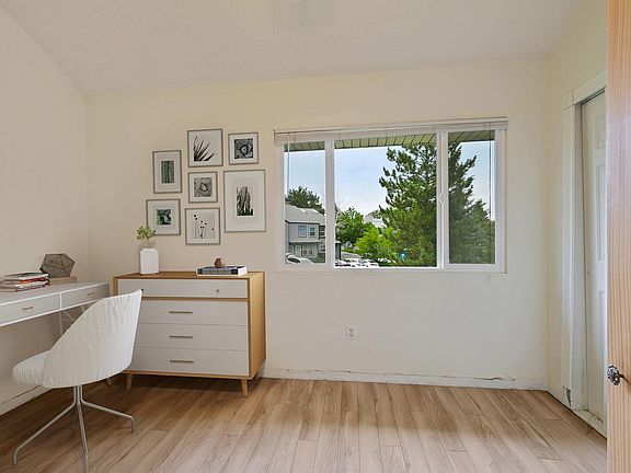 Second bedroom is great flex space