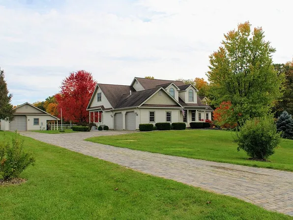 67201 Blue School Rd, Constantine, MI 49042