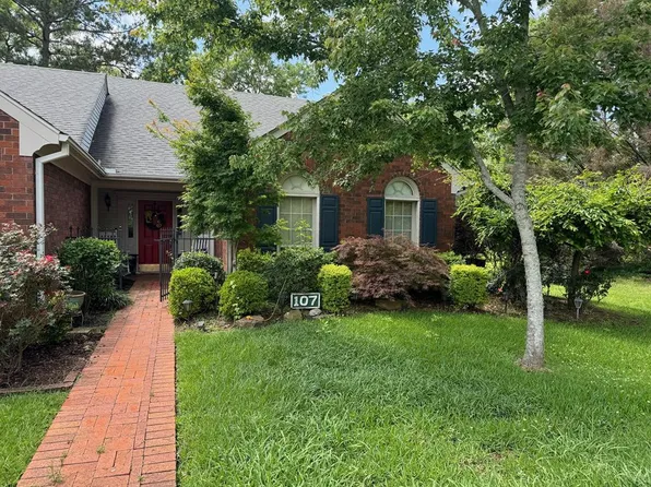 107 Woodland Ridge Dr, McComb, MS 39648