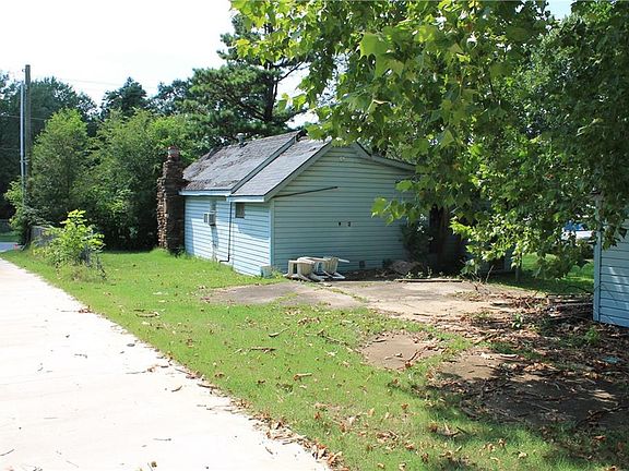 2nd image of 104 NE F St