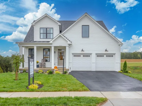 2 E Corsham St, Crozet, VA 22932