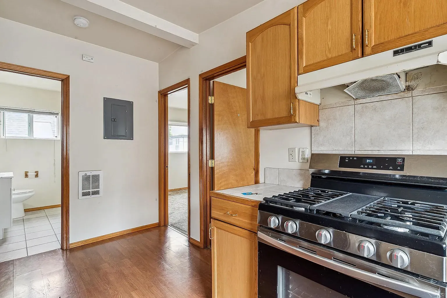 3 bed, 1000 sqft, $2,297 — Photo 1