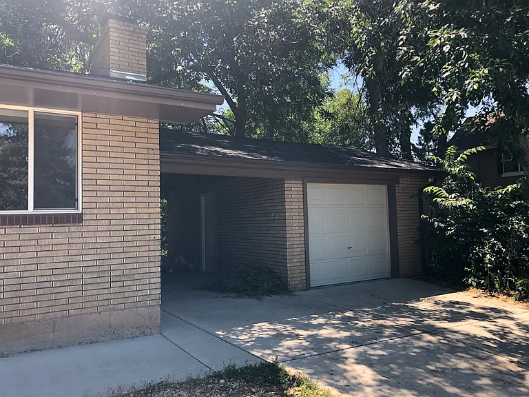 633 E Stuart St — Photo 3