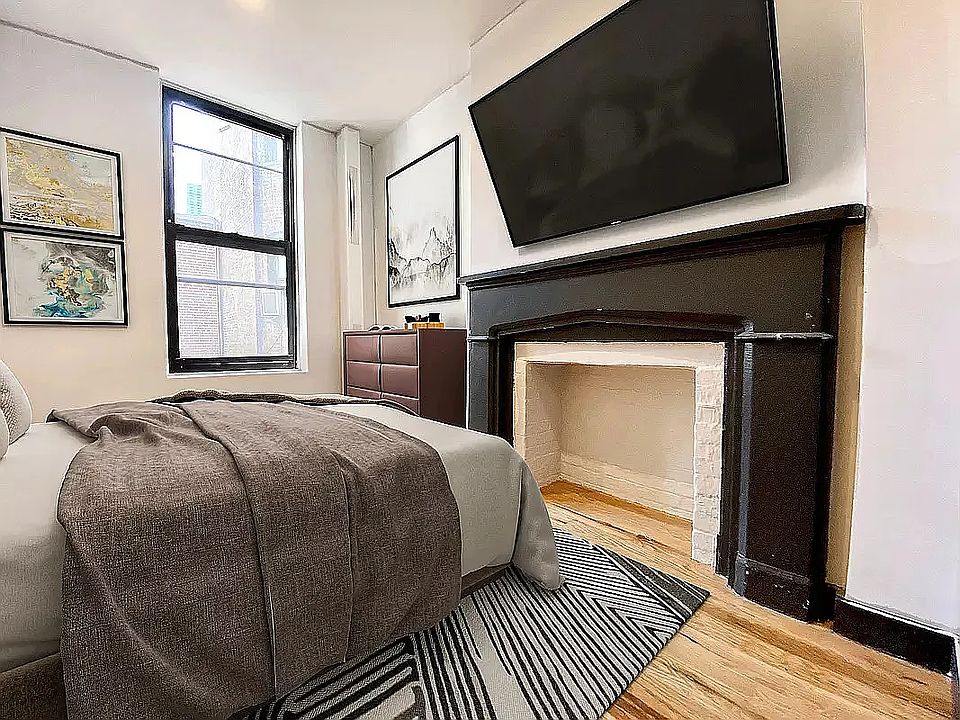 1st image of 406 W 39th St APT 2R