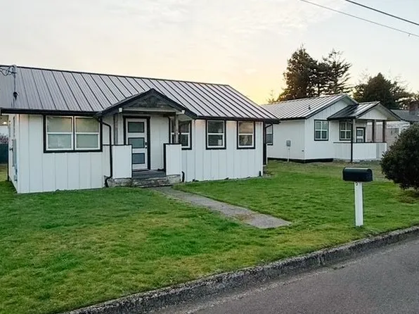 1184 2nd St, Florence, OR 97439