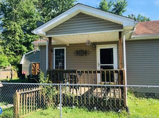 107 S 6th St, Austin, IN 47102