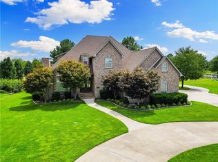 11199 E Stonebriar Dr, Bentonville, AR 72712