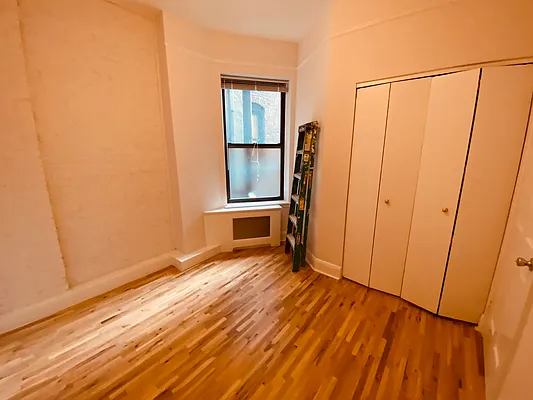 Rented by Metropolis Real Estate of Manhattan | media 17