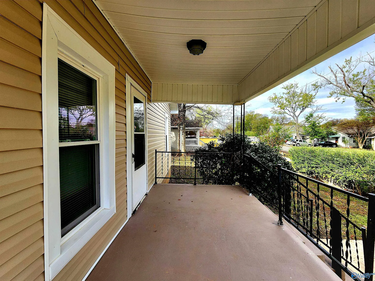 2 bed, 1.0 bath, 1101 sqft, $1,250 — Photo 2