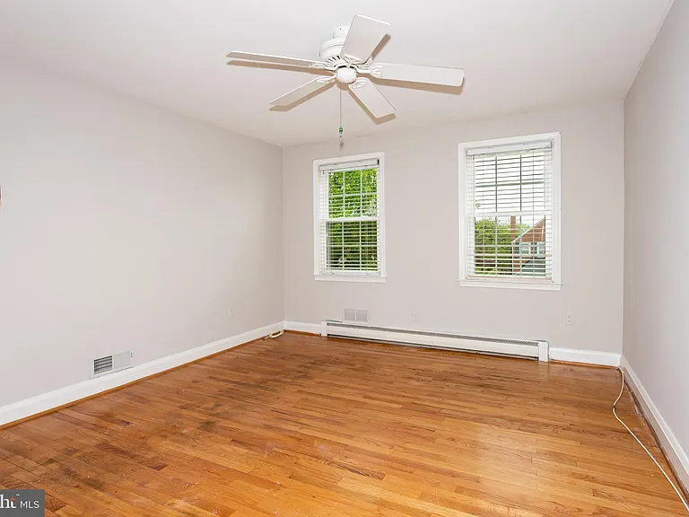 8426 Pleasant Plains Rd — Photo 11