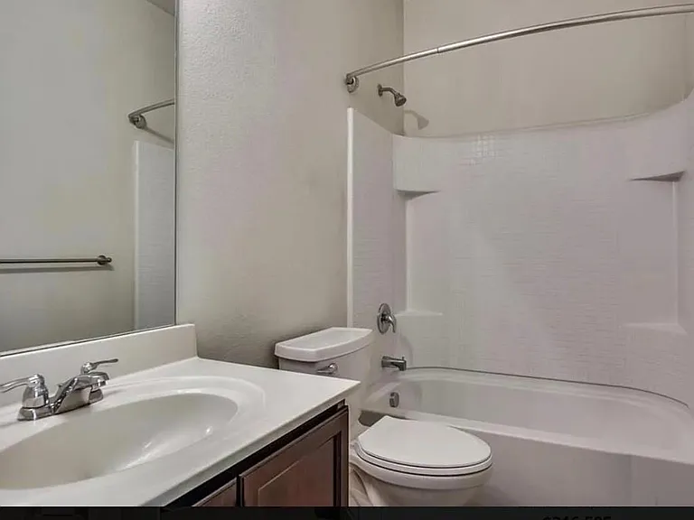 1612 Megan Creek Dr — Photo 15