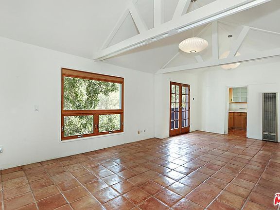 5th image of 2367 Merrywood Dr