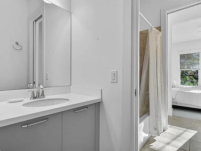 14835 Dockside Ln — Photo 16