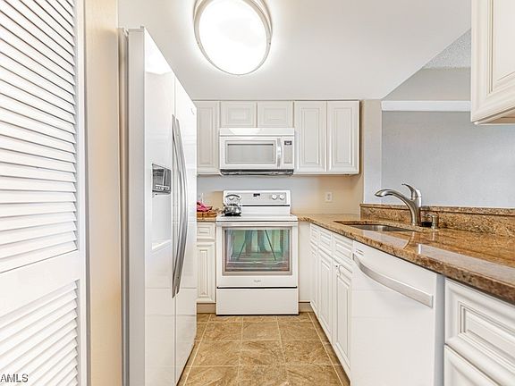 3rd image of 7406 Lake Breeze Dr APT 513