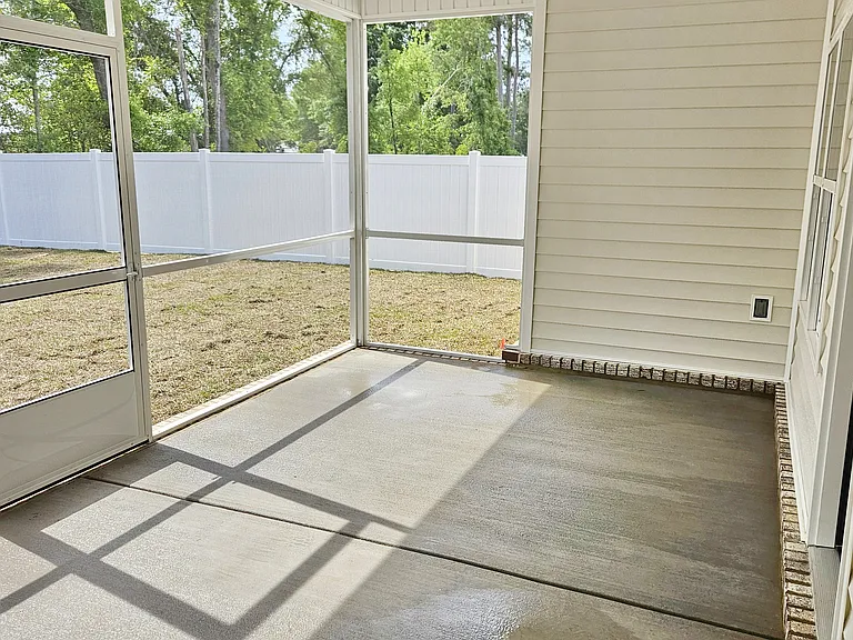 827 Sharpe Dr — Photo 6
