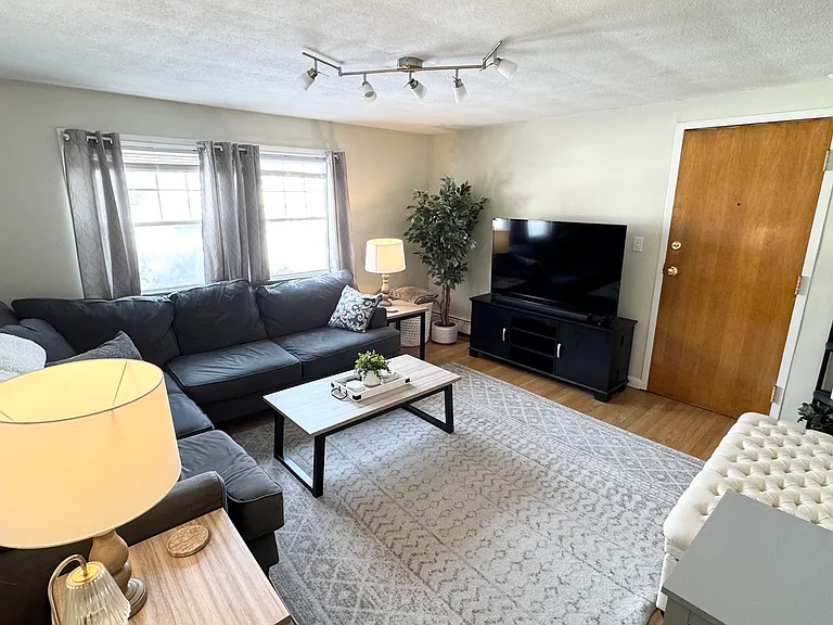 33 Mullin Ave #2 — Photo 2