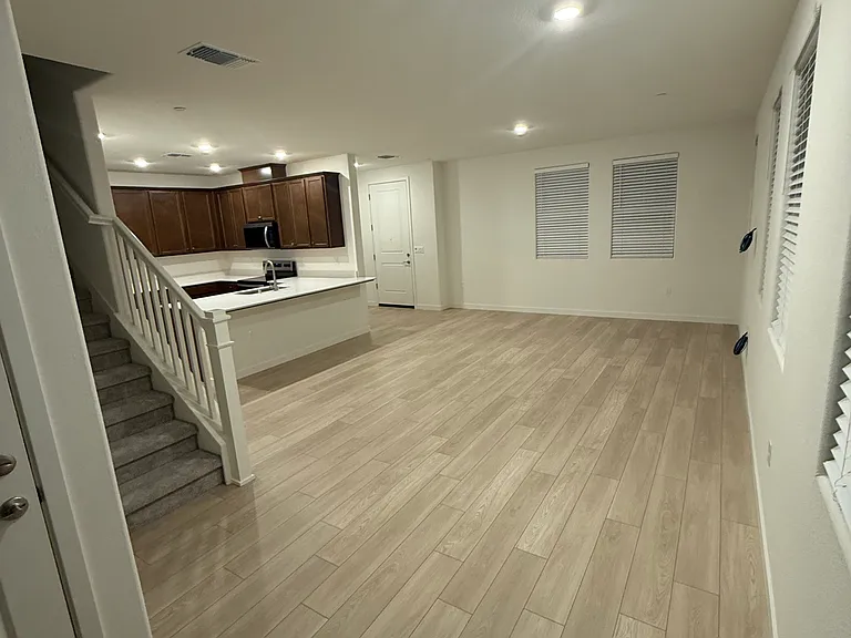527 Twilight Pl — Photo 3