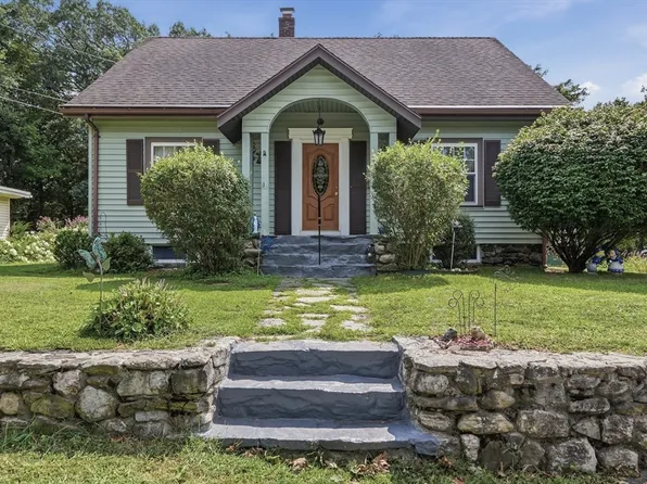 11 Kimball Rd, Methuen, MA 01844