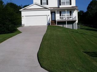 1157 Earnhardt Ln, La Follette, TN 37766