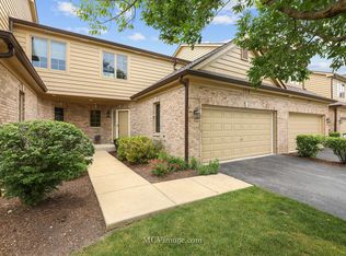 175 Santa Fe Ln, Willow Springs, IL 60480